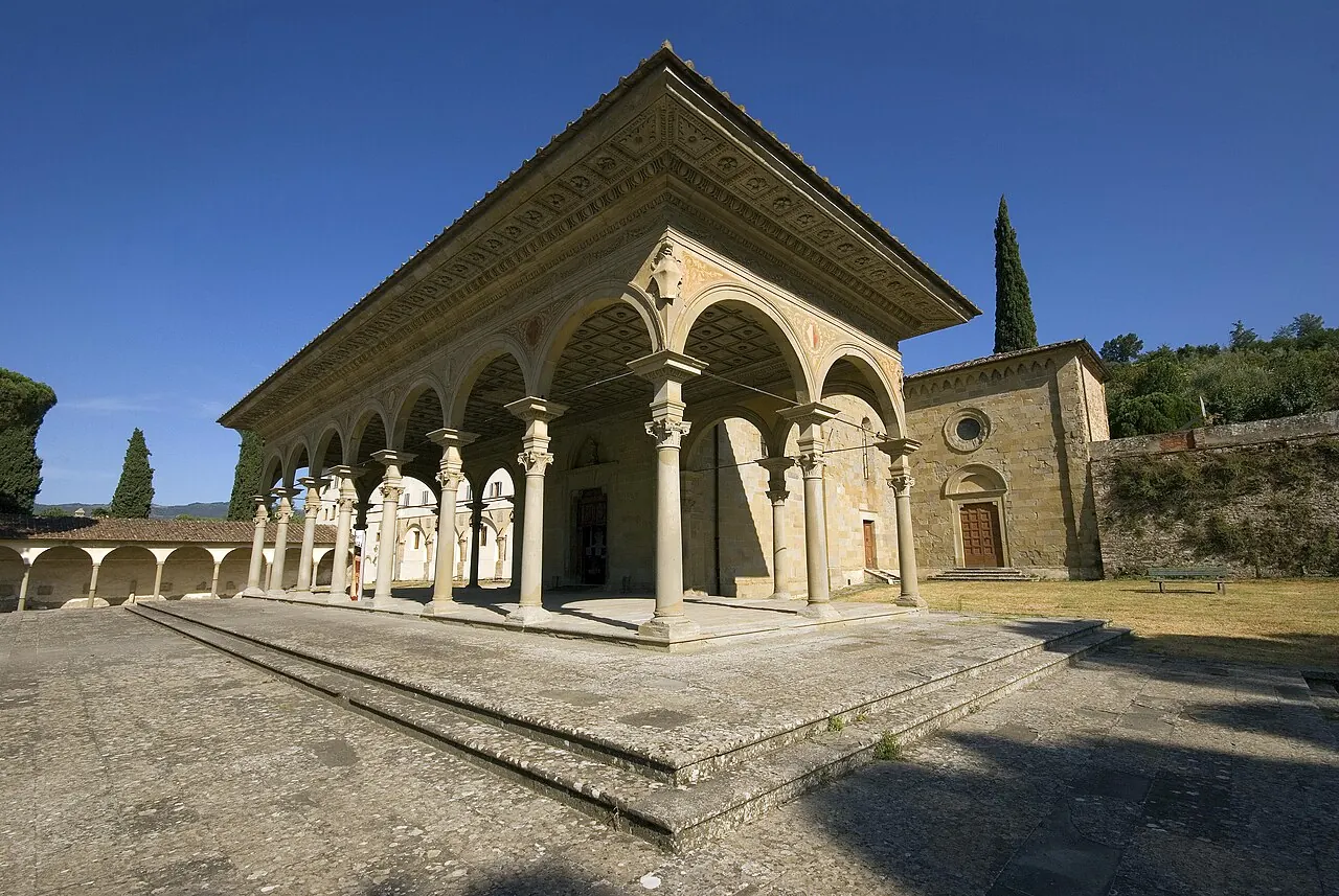 Il portico rinascimentale della chiesa di Santa Maria delle Grazie ad Arezzo