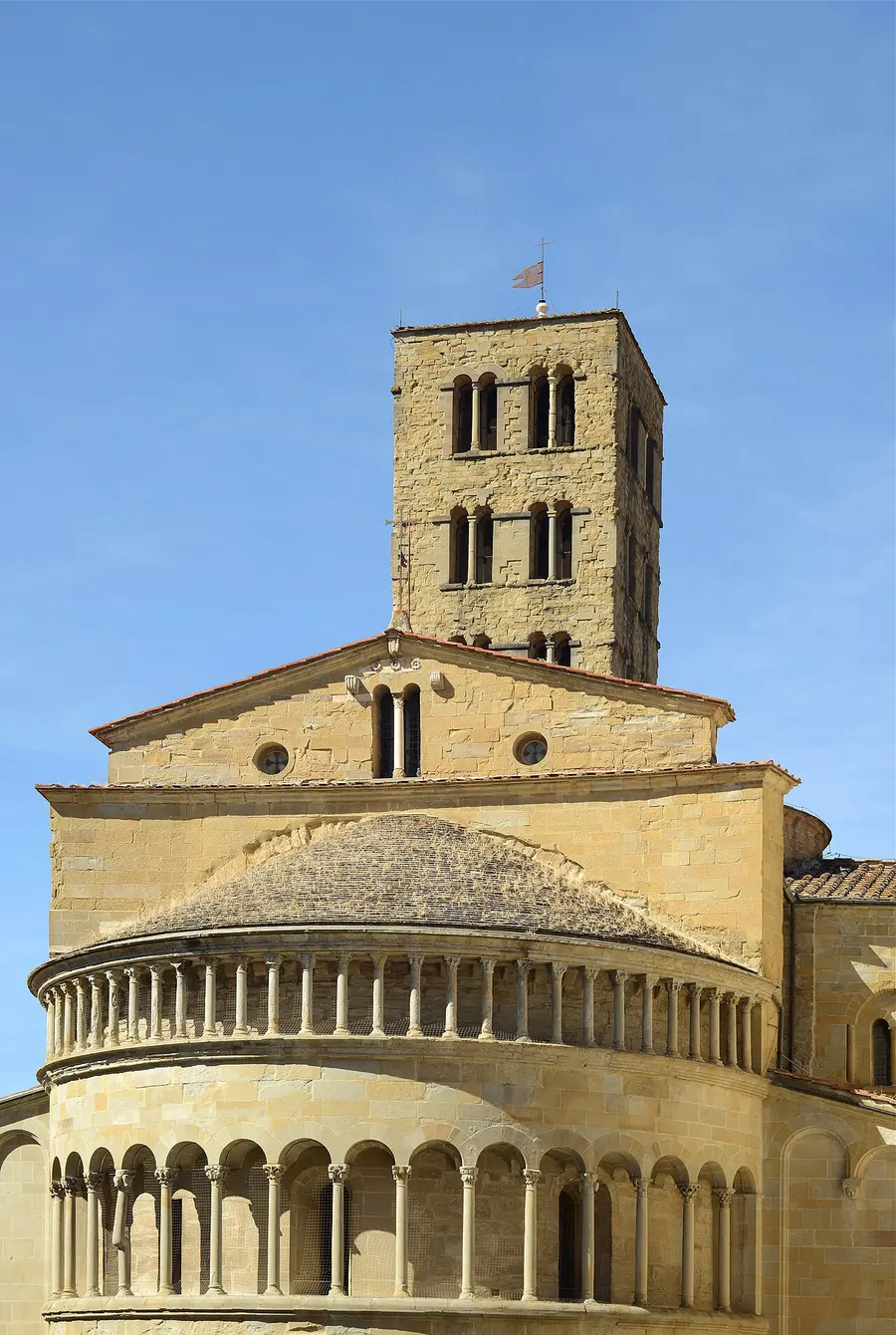 L'abside e il campanile della Pieve di Santa Maria ad Arezzo